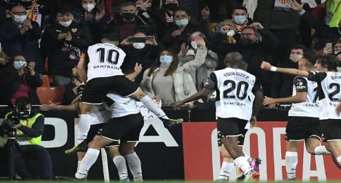 فالنسيا يتأهل لنهائي كأس ملك إسبانيا بالفوز على أتلتيك بلباو